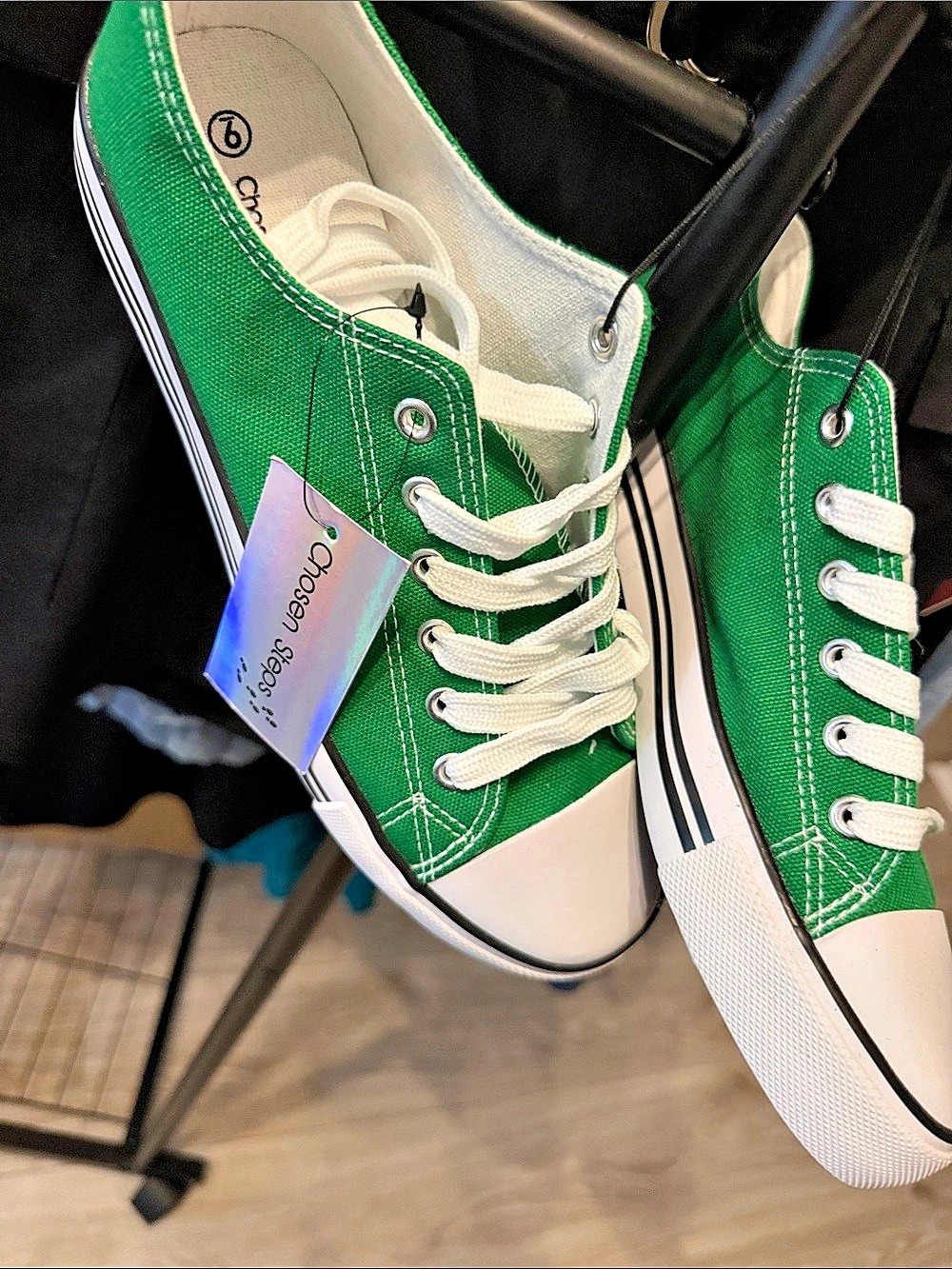 Chosen Steps Green & White Sneakers US 9 NWT